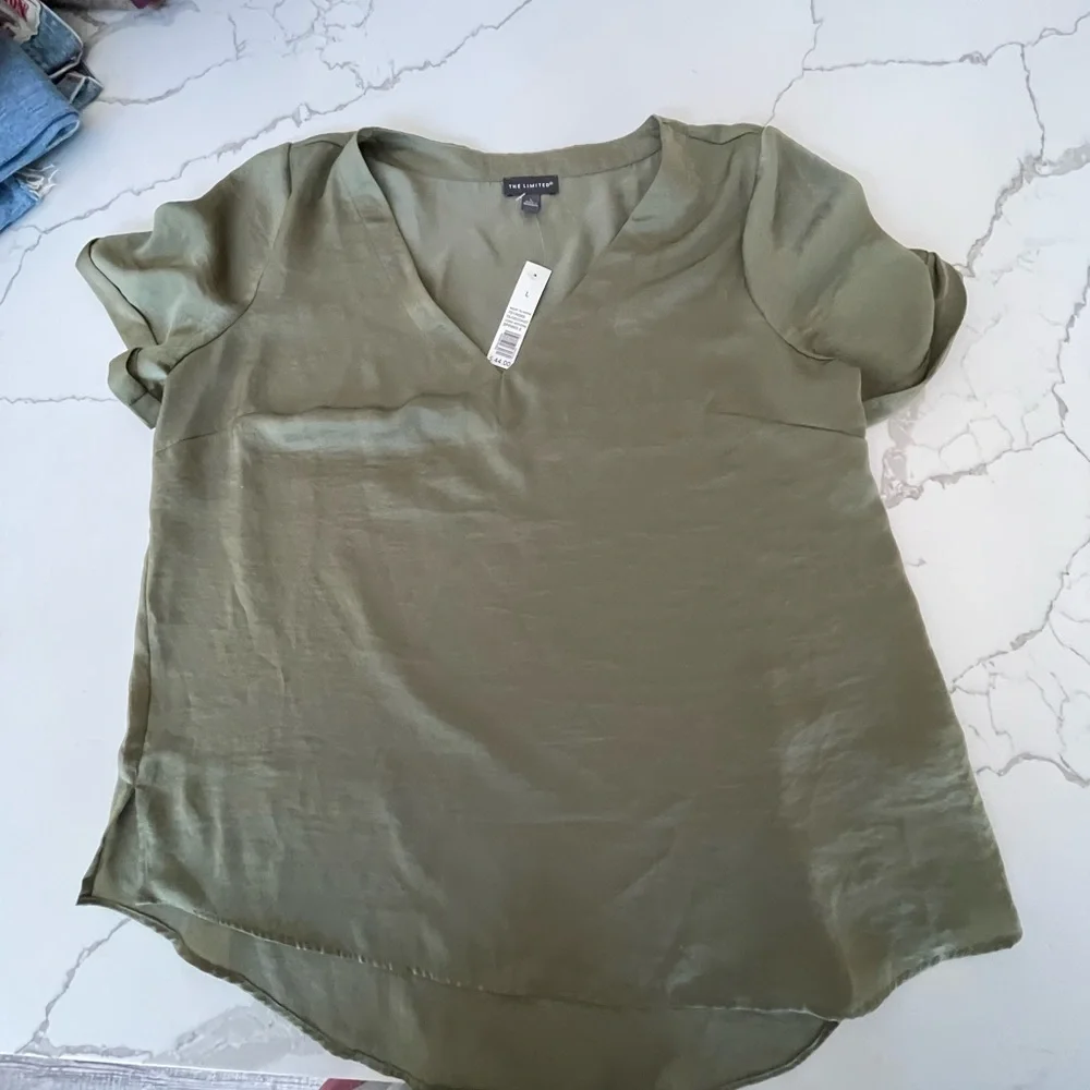 THE LIMITED high low olive tee - Picture 1 of 2